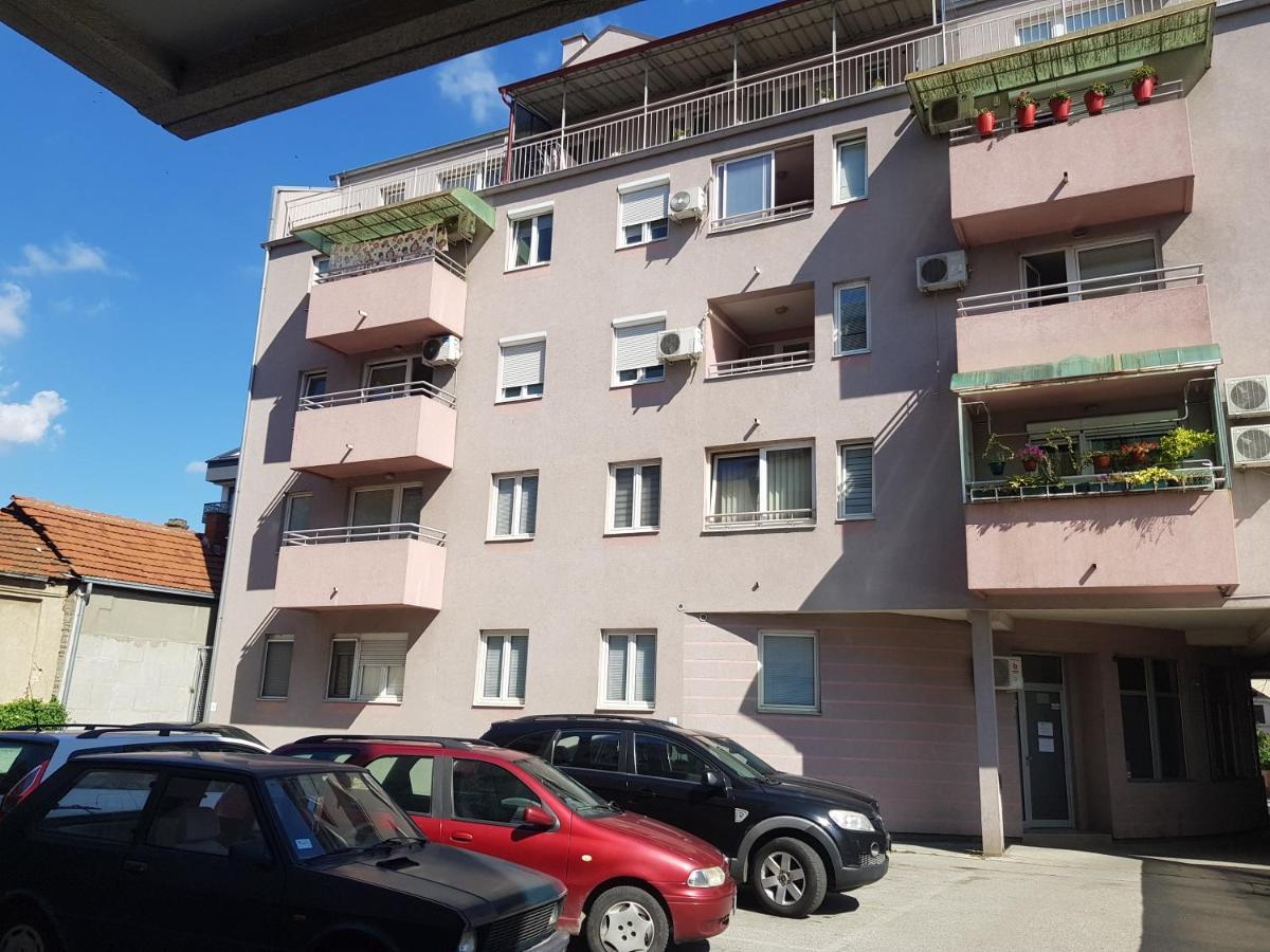 Rajiceva 5- Apartman Sa Prostranom Terasom I Garaznim Mestom Крагуевац Экстерьер фото