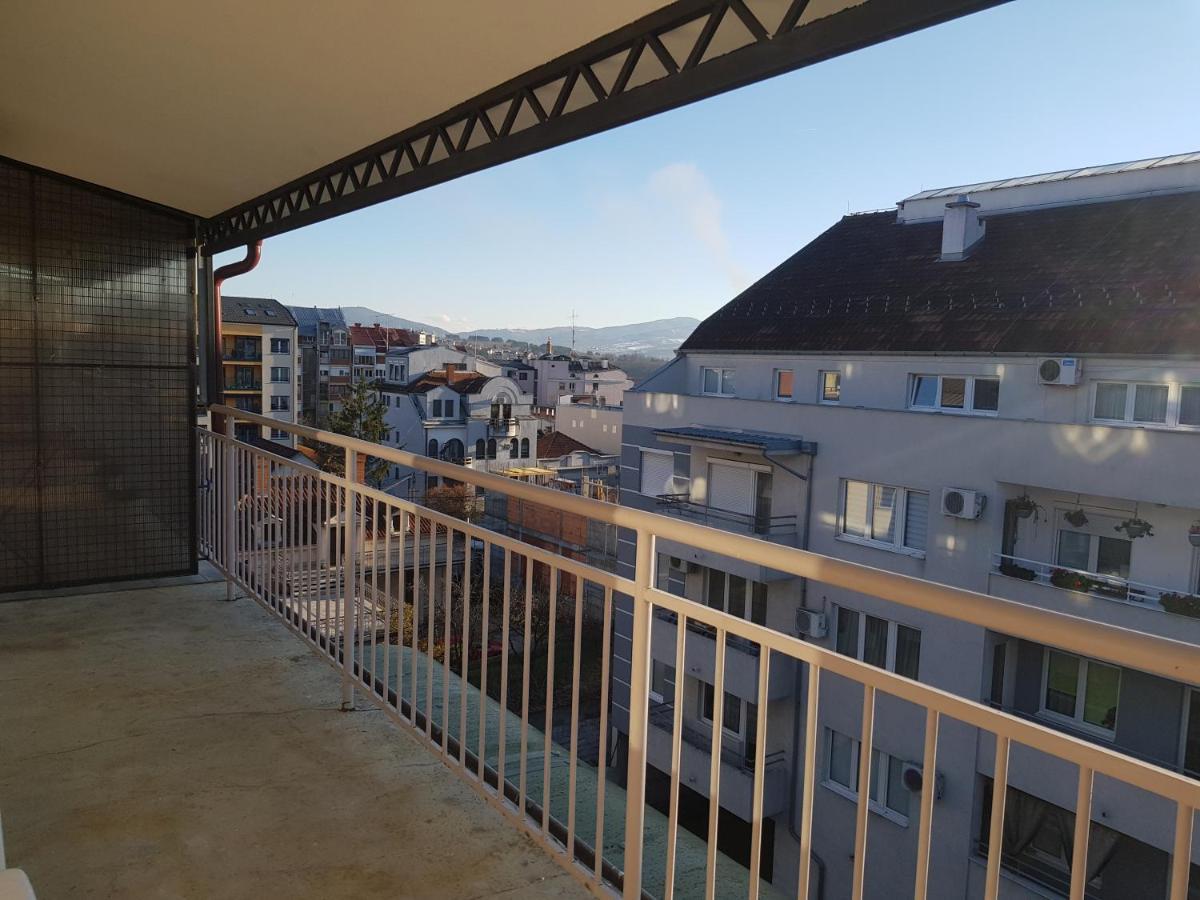 Rajiceva 5- Apartman Sa Prostranom Terasom I Garaznim Mestom Крагуевац Экстерьер фото