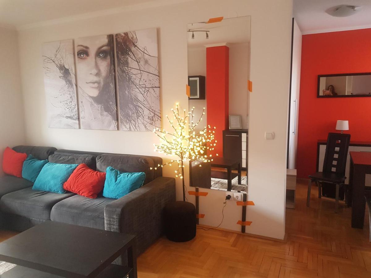 Rajiceva 5- Apartman Sa Prostranom Terasom I Garaznim Mestom Крагуевац Экстерьер фото